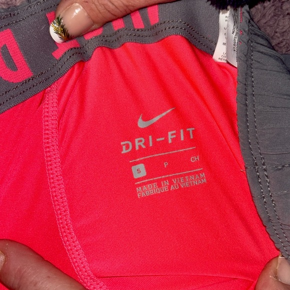 4 pairs of women’s Nike running shorts. Extra small/small. - Picture 12 of 13